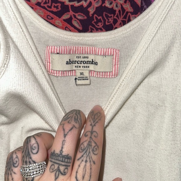 Abercrombie & Fitch 3 Pack White Fitted Sleeveless Tank Top - Picture 2 of 4